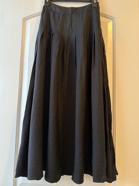 Oak + Fort Midi Pleated Skirt, Black